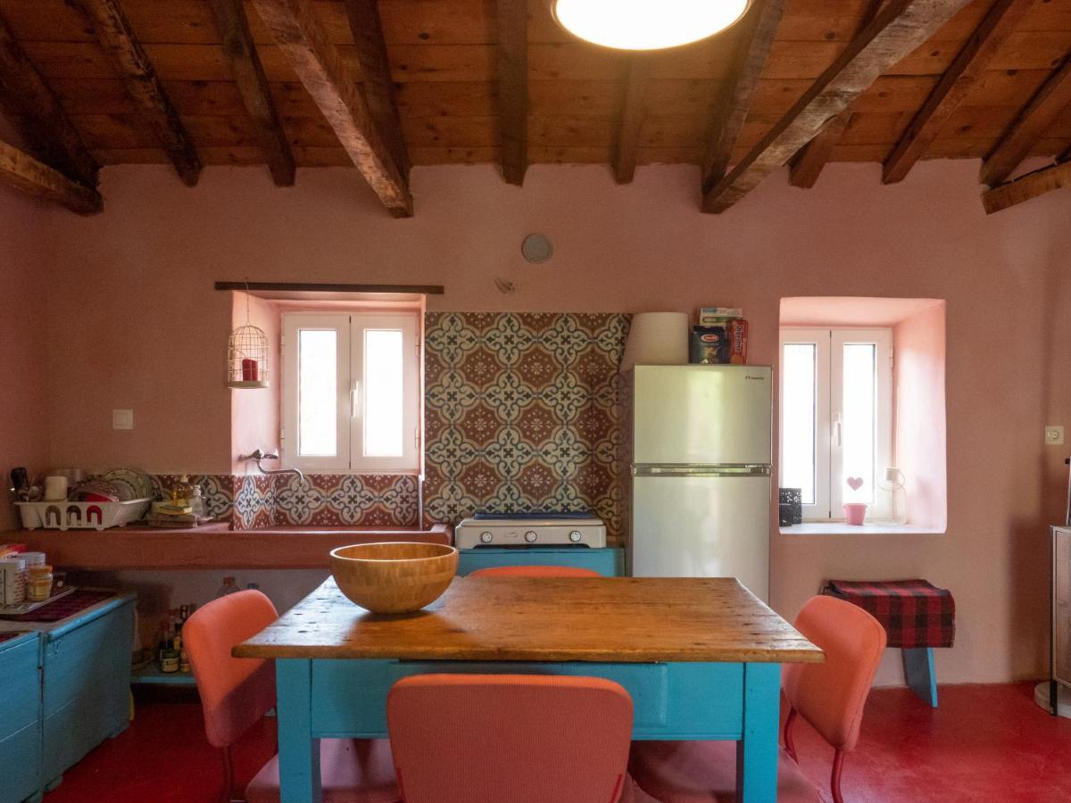 Vintage Stone-Built Country Cottage In Richea Kouloureika Exterior photo